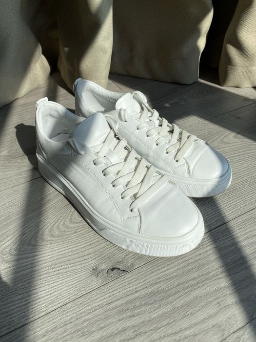 Білі шкіряні кеди , універсальні , 25 см, розмір 38