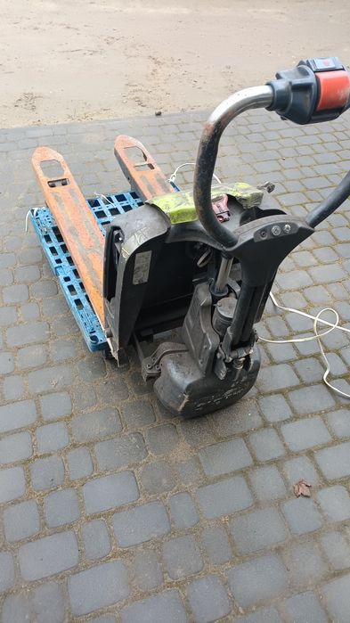 Wózek paletowy paleciak elektryczny toyota Clark