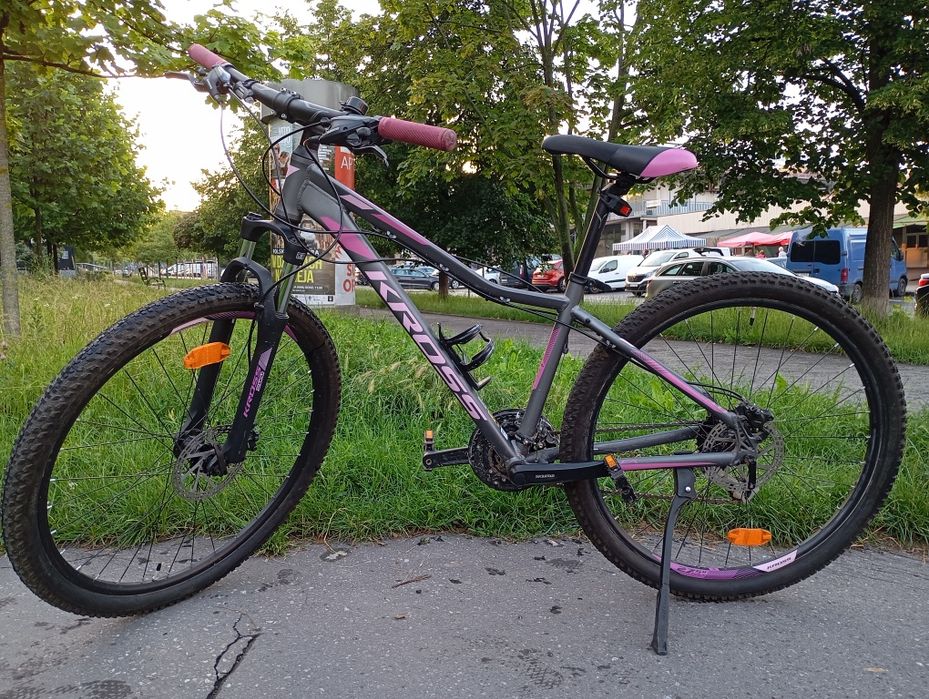 Piękny rower damski MTB Kross Lea 5.0 27.5 grafitowy- różowy- fioletowy