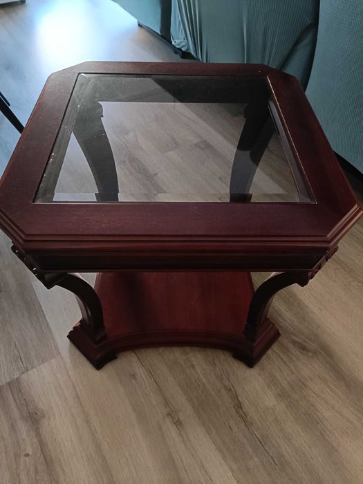 Mesa apoio em cerejeira com tampo de vidro