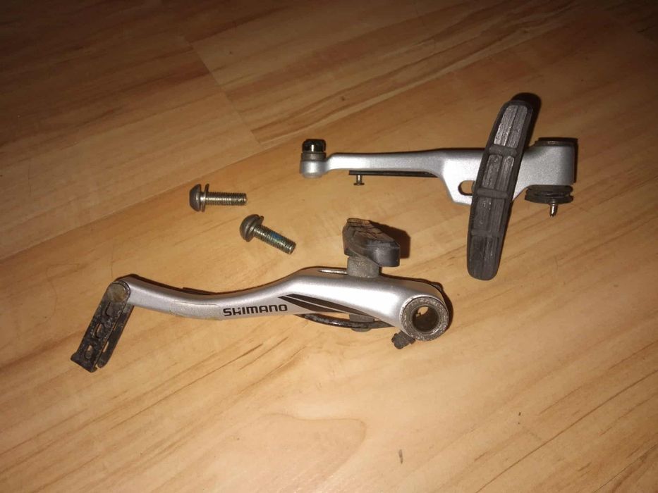 Dwie rowerowe szczęki hamulcowe Shimano BR-M422.