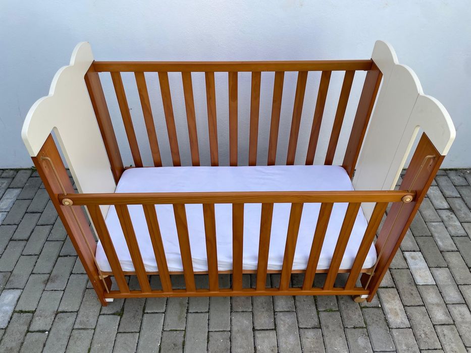 Berço de madeira