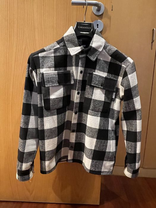 DKNY T-Shirt – Size 13/14 Years