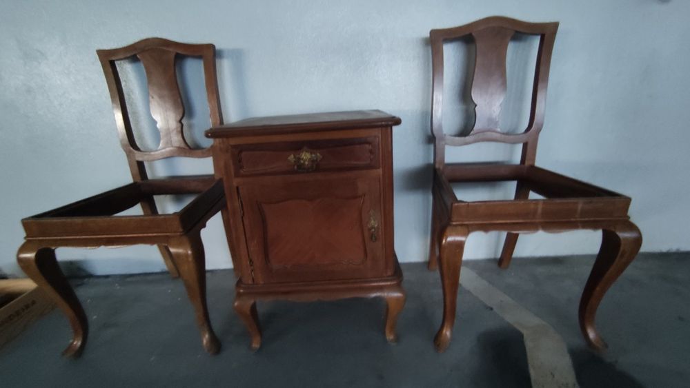 Cadeiras estilo Queen Anne