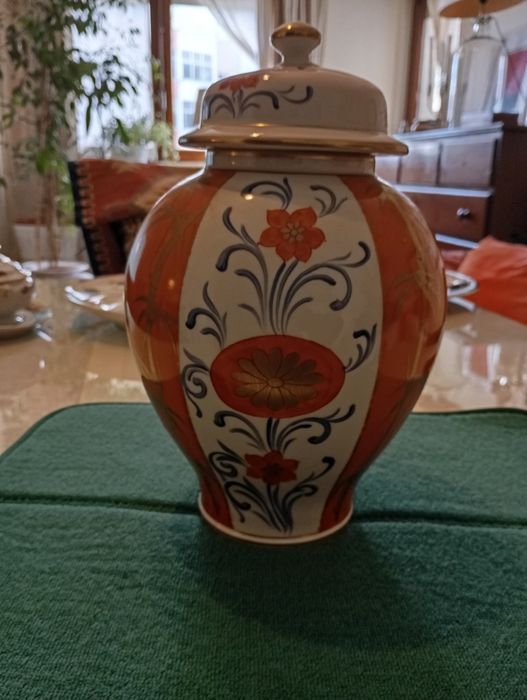 Pote de porcelana Vista Alegre