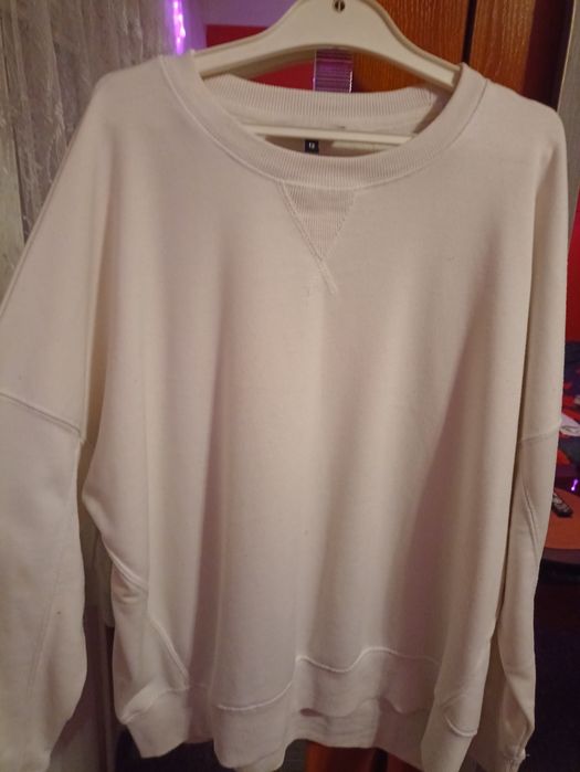 Biała ciepła bluza