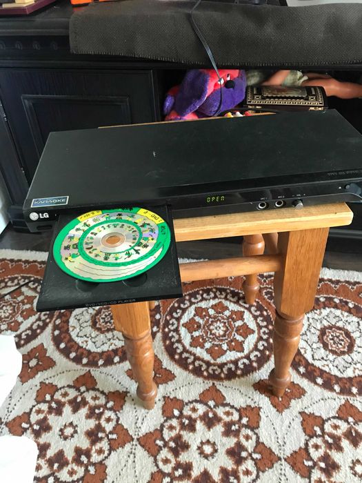 Продам DVD плеєр LG DK 768