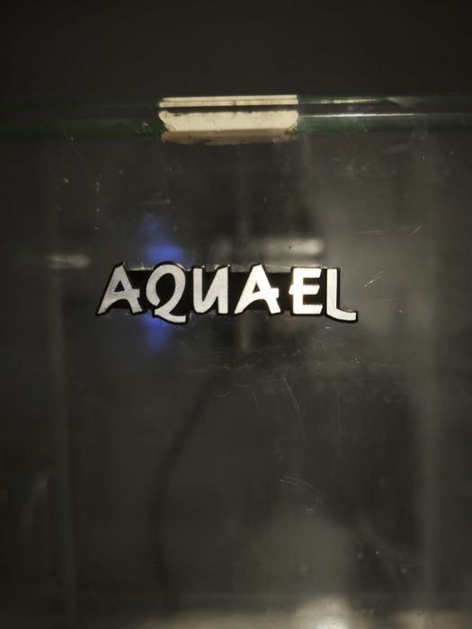 Aquario em cubo completo