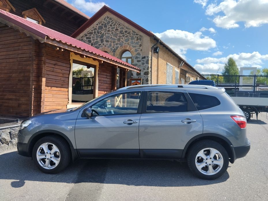 Продам   2012р Авто на повном ходу максимальная  коомплектация  Босе .