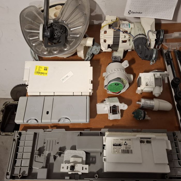 Electrolux  ESL4555LO wszystkie części.