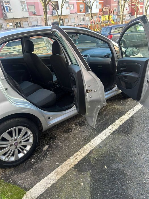 Fiat Grande Punto com 122 mil kms - Ano 2009