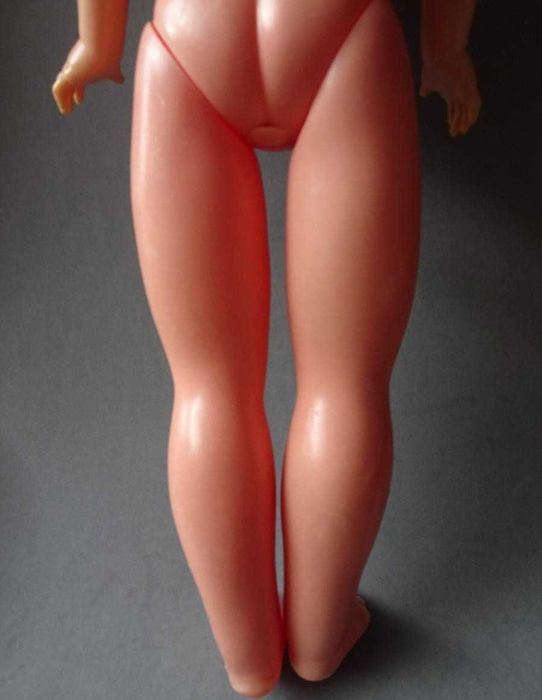 Antiga boneca Nancy da Famosa articulada com roupa original