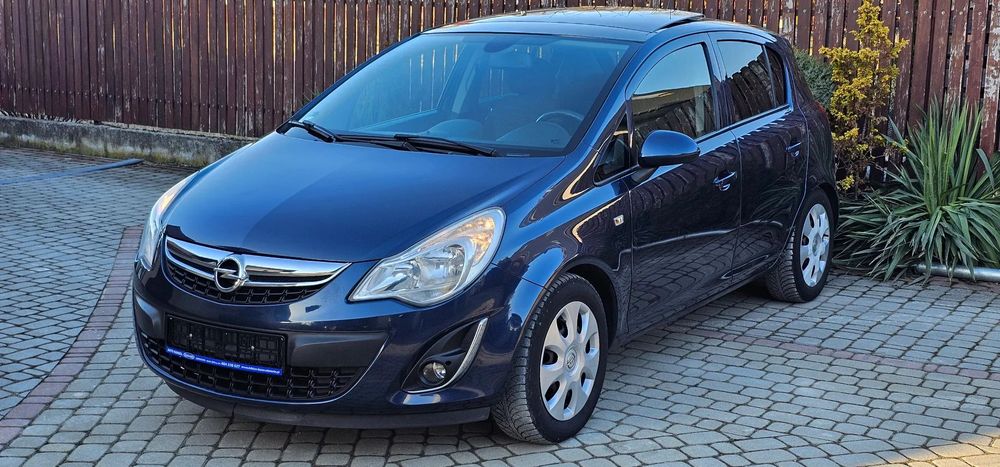 Opel Corsa 1.4b navi grzane fotele kierownica panorama klimatronik tempoma