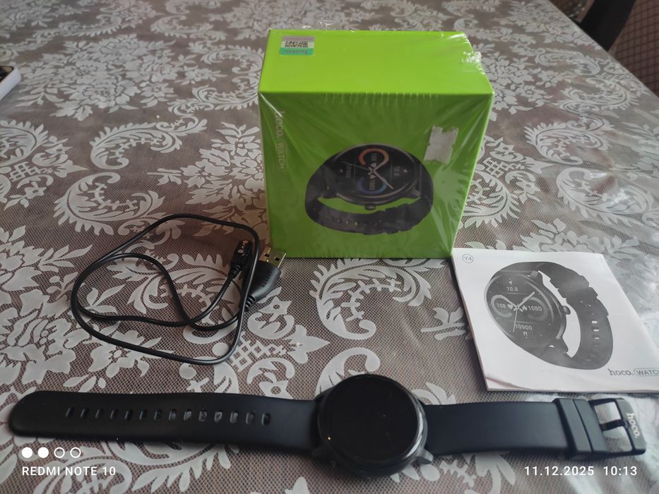 Смарт годинник чорний.