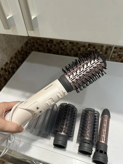 Продам Фен-щітка Philips BHA735/00