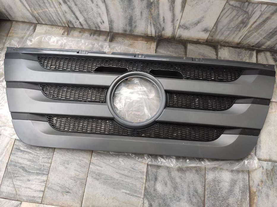 Решітка радіатора Mercedes Actros MP3 решотка радиатора