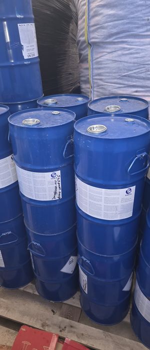 В наявності бочки з зажимом( з кришкою)200л, 30л. Є 30л, під рідину