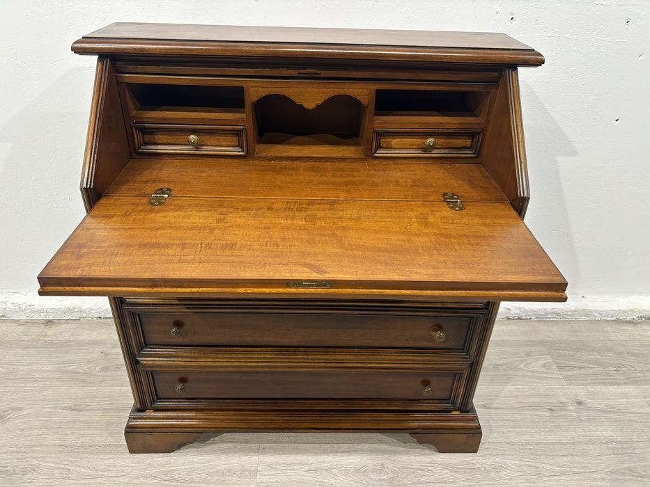 Piękny solidny sekretarzyk z szufladami