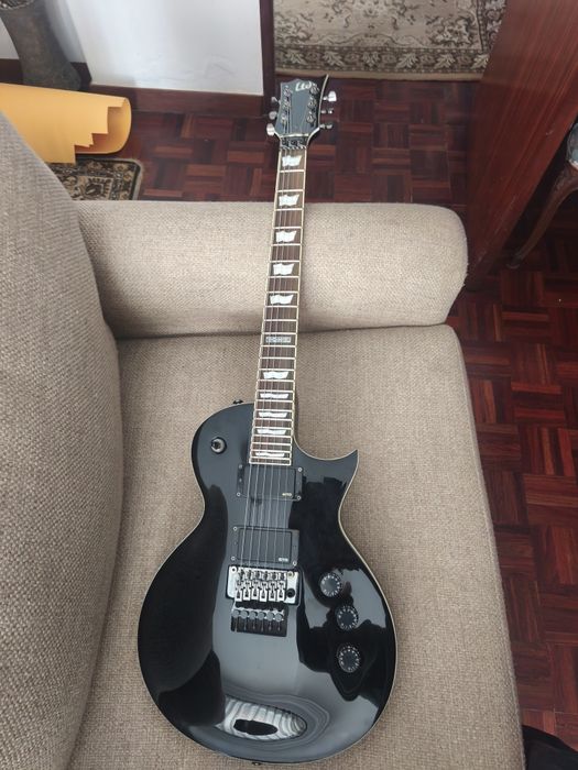 ESP LTD EC-331FR Black (Com Floyd Rose e Captadores Ativos)