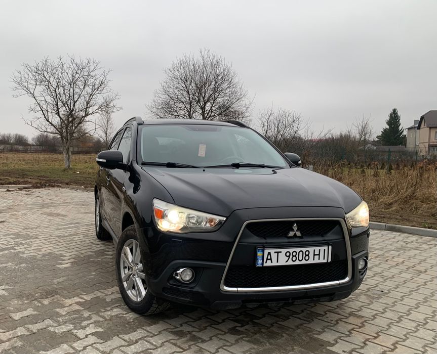 Mitsubishi ASX 2011 року.