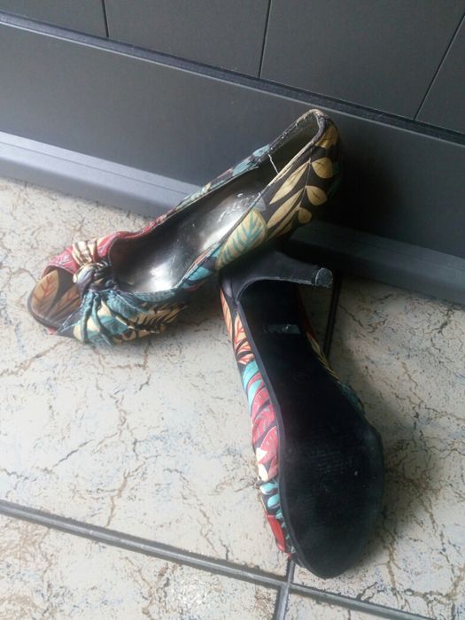 Sapatos número 38