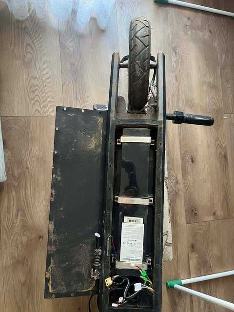 iScooter i9s uszkodzona / SPRAWNA BATERIA 41.5V / Rama, Koła, Hamulec