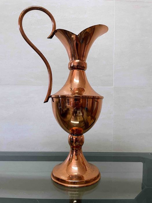 Várias peças decorativas de cobre/latão