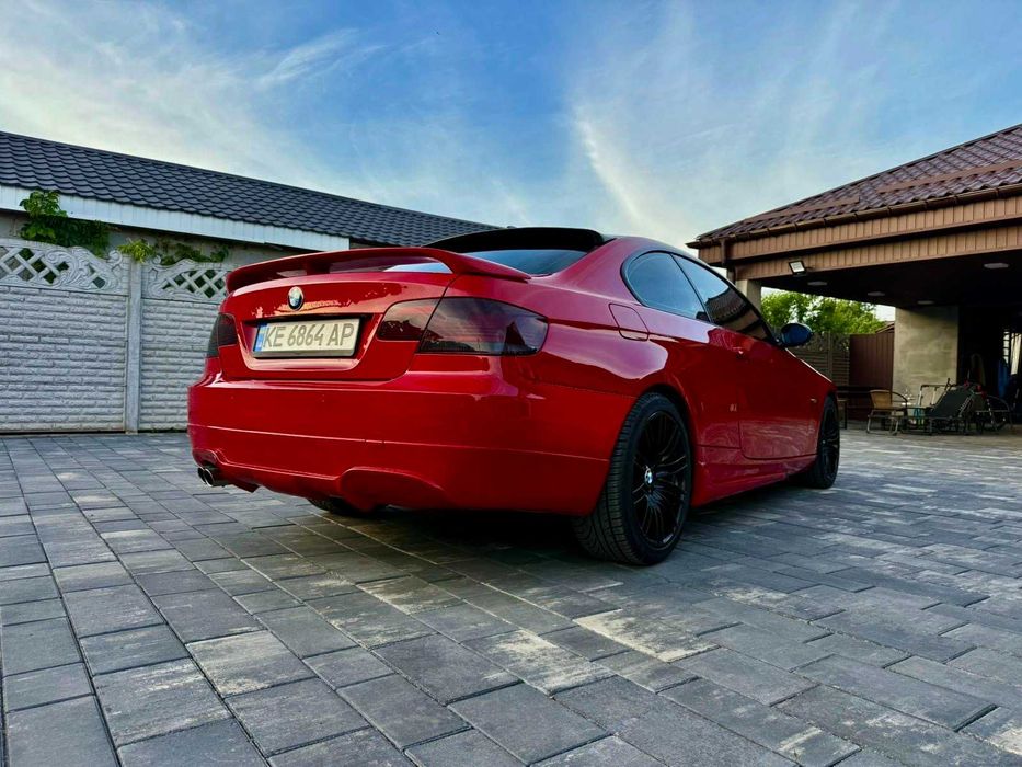 BMW 3 Series 2007 E92  •  325i AT (218 к.с.) xDrive  •  Base