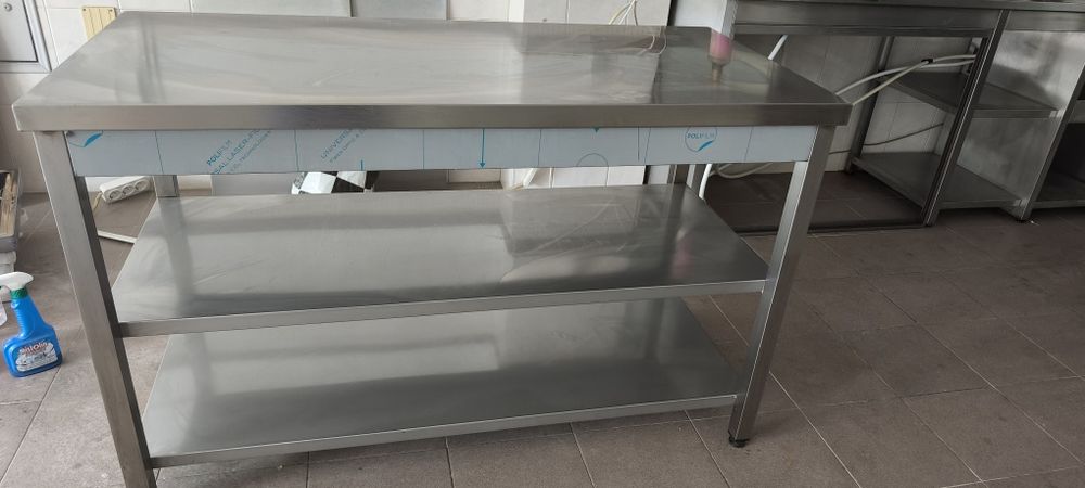 Bancada Inox Profissional com 2 Prateleiras – Estado Impecável