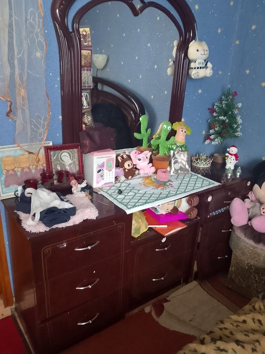 Спальня ,шафа ,комод, тумбочки 2шт