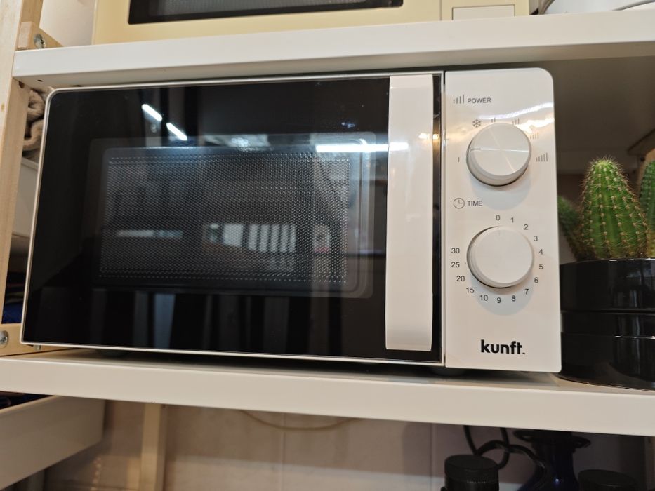 Micro-ondas KUNFT503215384345323520