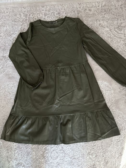 Сукня, плаття жіноче