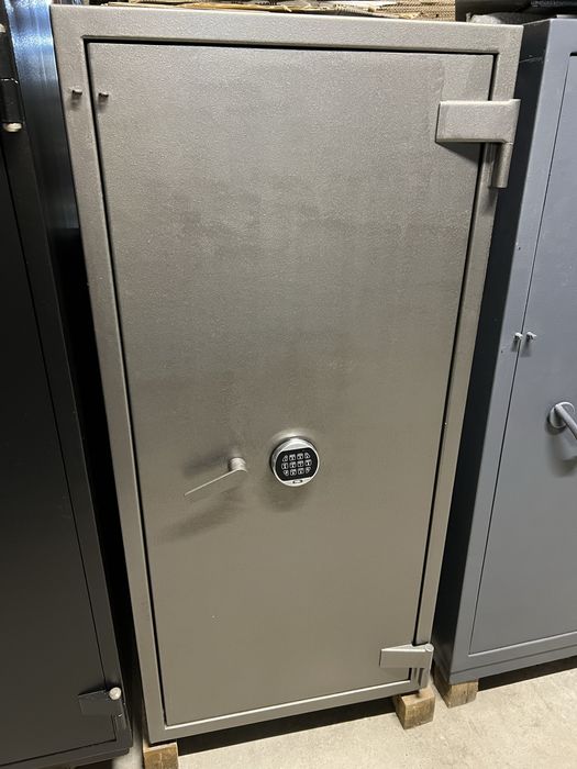 Сейфи для збереження документів від пожежі та взлому