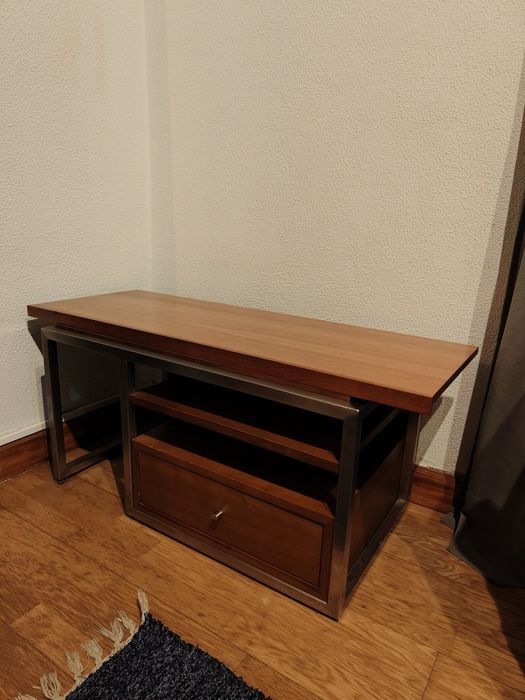 Mesa de sala ou escritório
