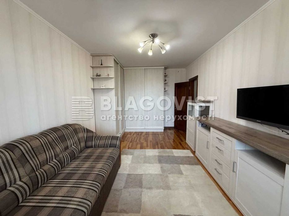 Продаж 2К квартири ст. м. Академмістечко 5 хв.пішого ходу.