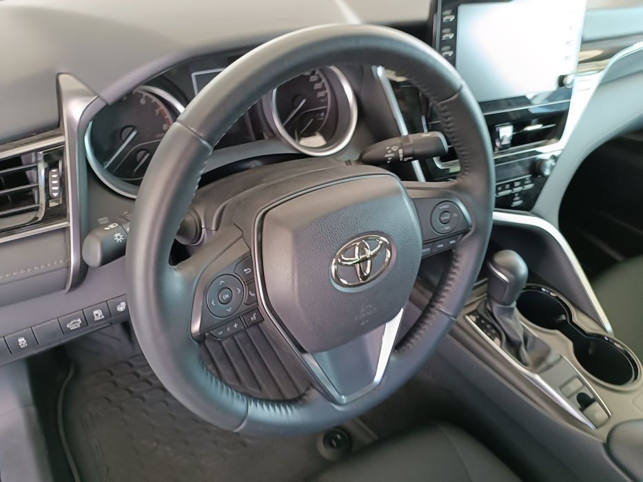 Офіційна Тойота Camry