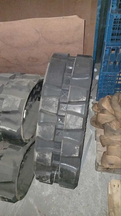 Гумова гусениця 320x86x49 , резиновая гусеница 320/86/49