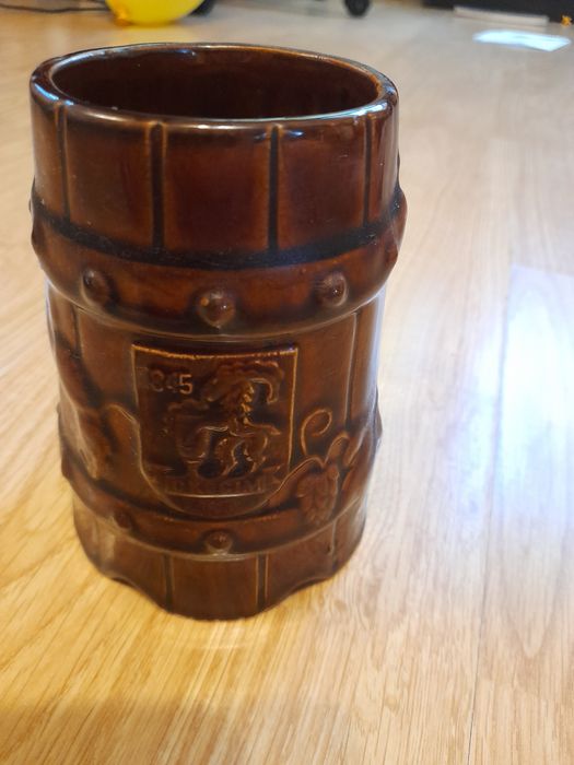 Kufel z herbem Okocimia PRL