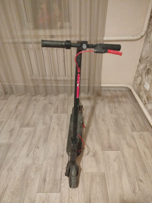Електросамокат..