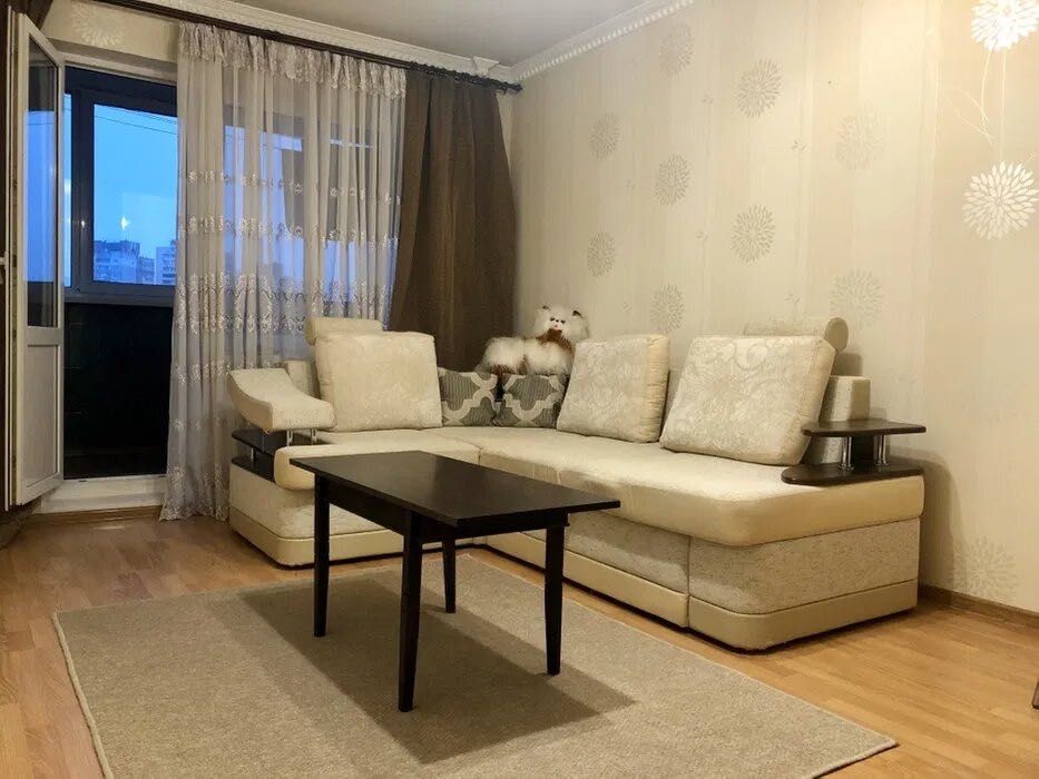 ПРОСТОРА 1-кімнатна квартира | СРІБНОКІЛЬСЬКА, 4 | продаж