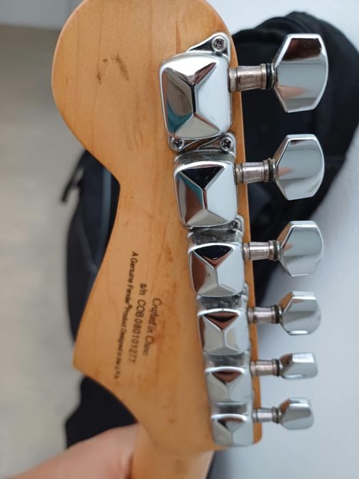 Guitarra Elétrica Squier Stratocaster