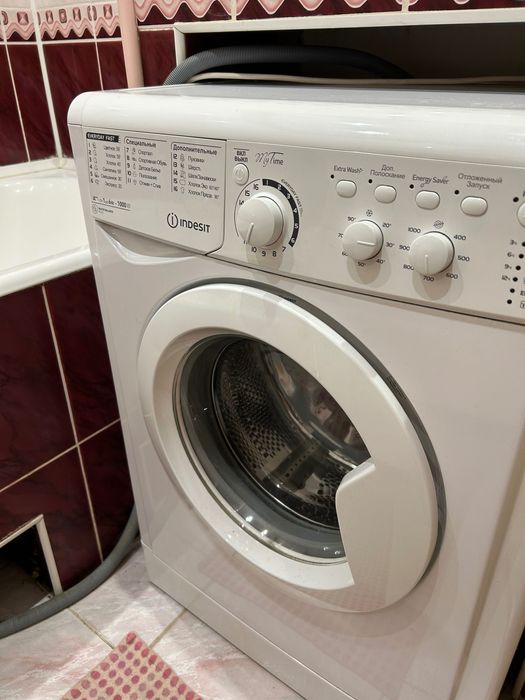 Пральна машинка Indesit E2SC2160