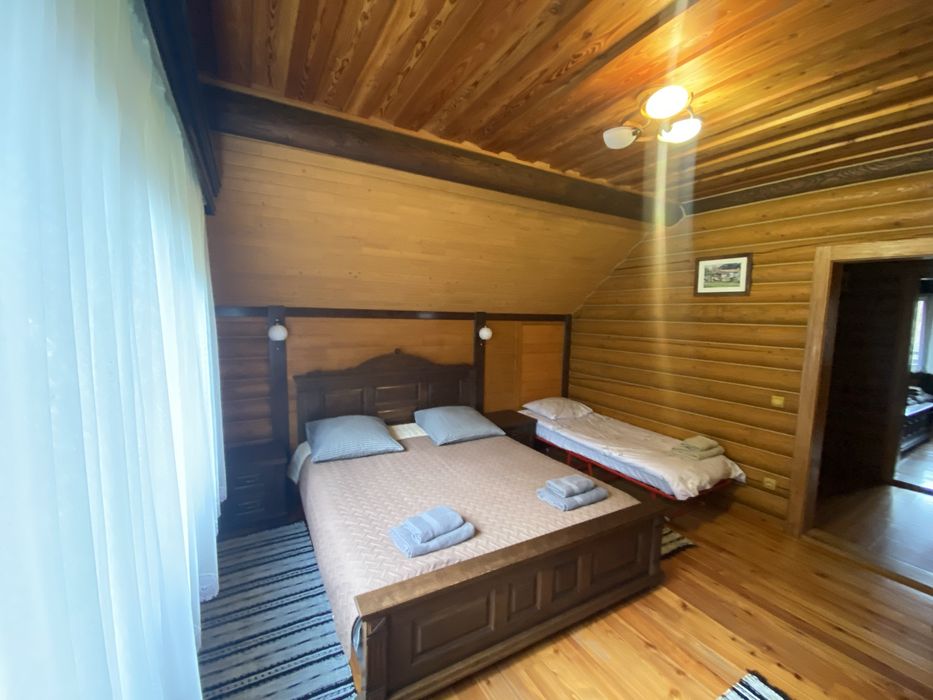 Здається дервяний будинок з банею все є