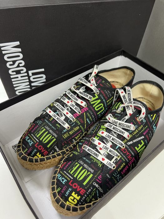 LOVE MOSCHINO взуття сліпони кеди