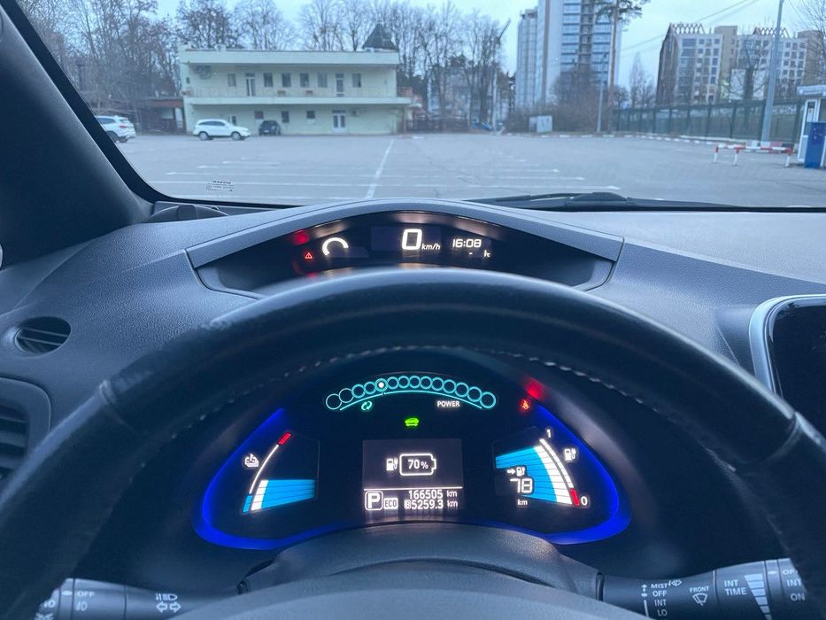 Продам Nissan Leaf собственник