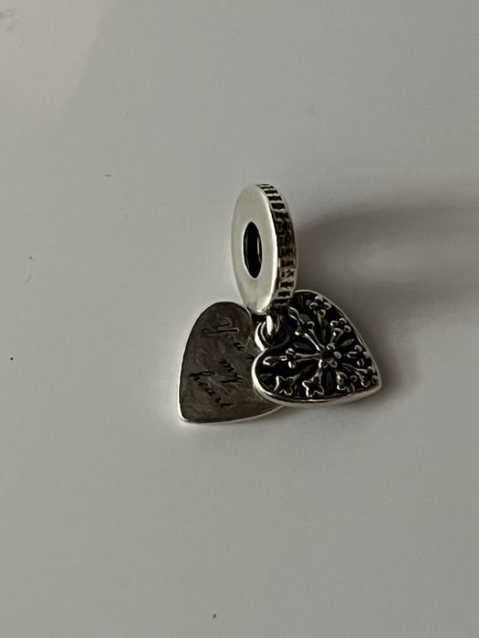 Pandora Heart of winter charms