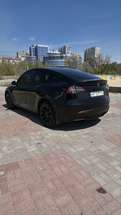 Tesla Model Y Long Range Dual Motor