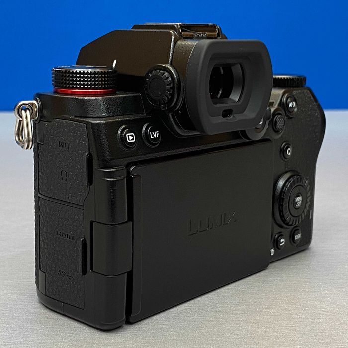 Panasonic Lumix DC-S5 (Corpo) - 24.2MP