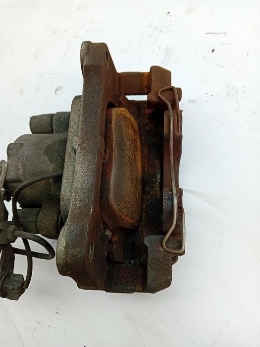 Pinça travão / maxila de travão frente direita AUDI A4 (8E2, B6)