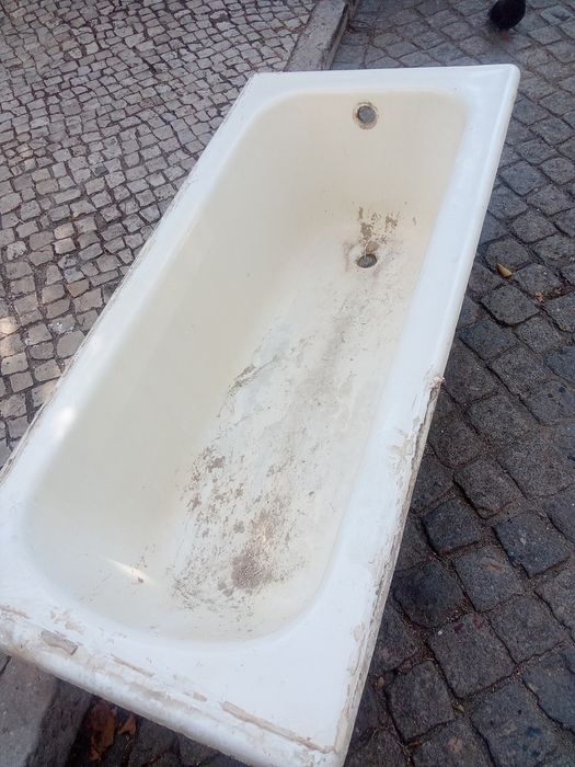 Banheira em ferro fundido esmalte.